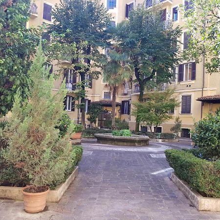 Alexadom Apartment Рим Екстериор снимка