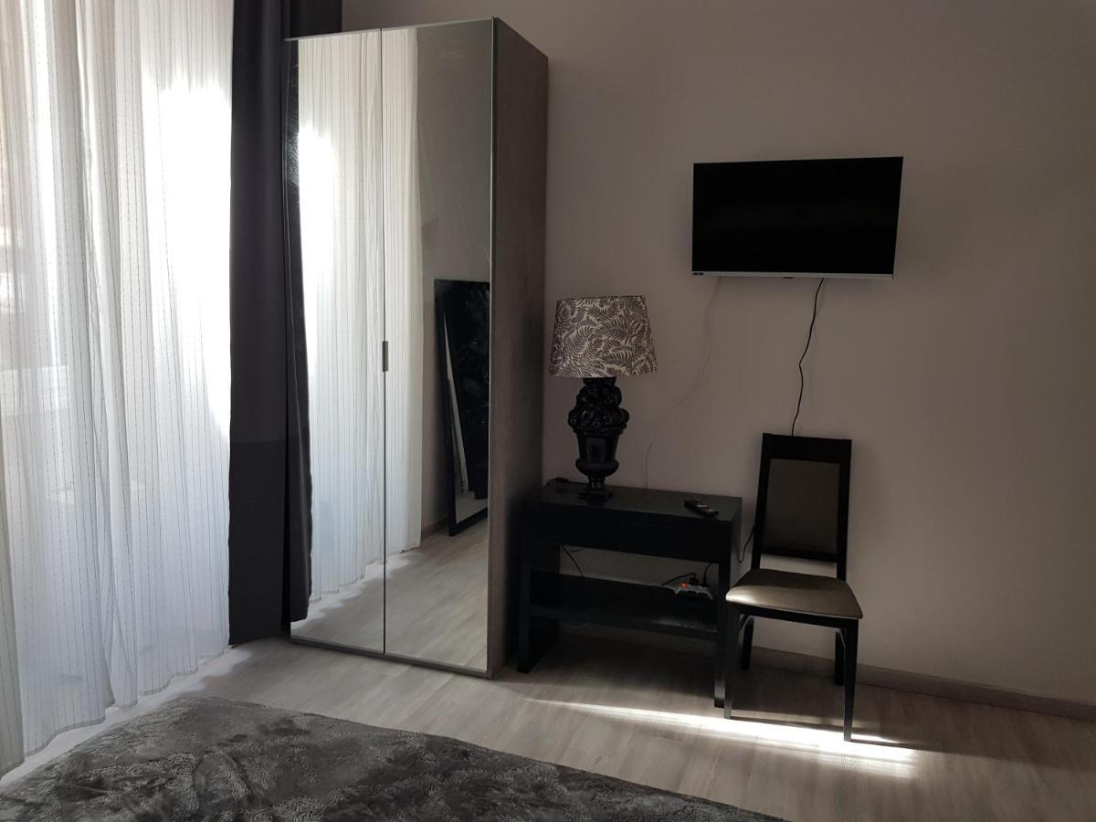 Alexadom Apartment Рим Екстериор снимка