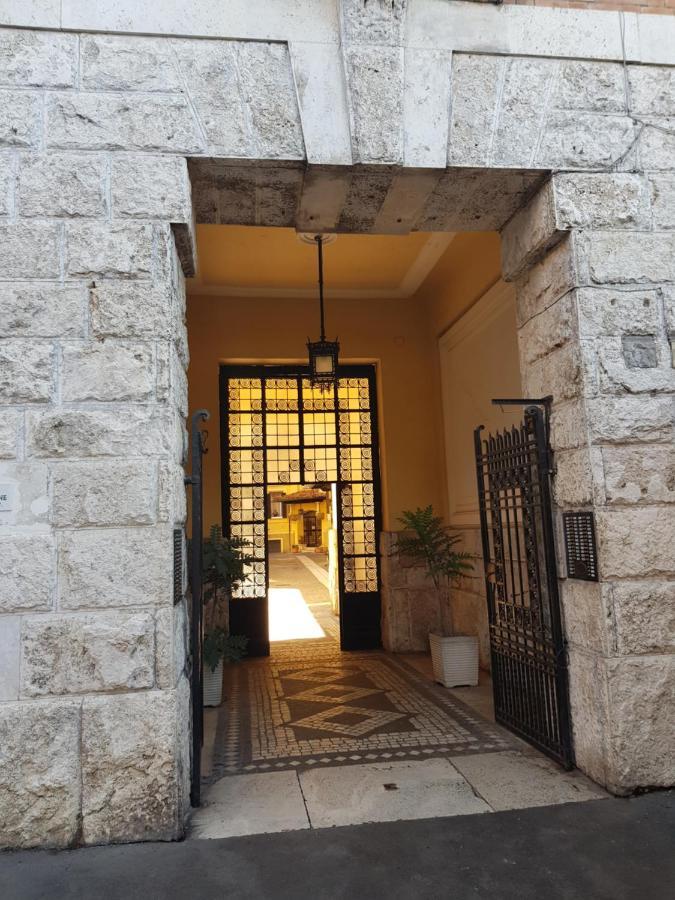 Alexadom Apartment Рим Екстериор снимка
