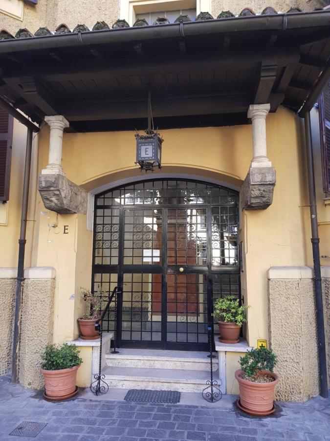 Alexadom Apartment Рим Екстериор снимка